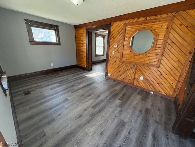 566 Sumner Street Property Photo 3