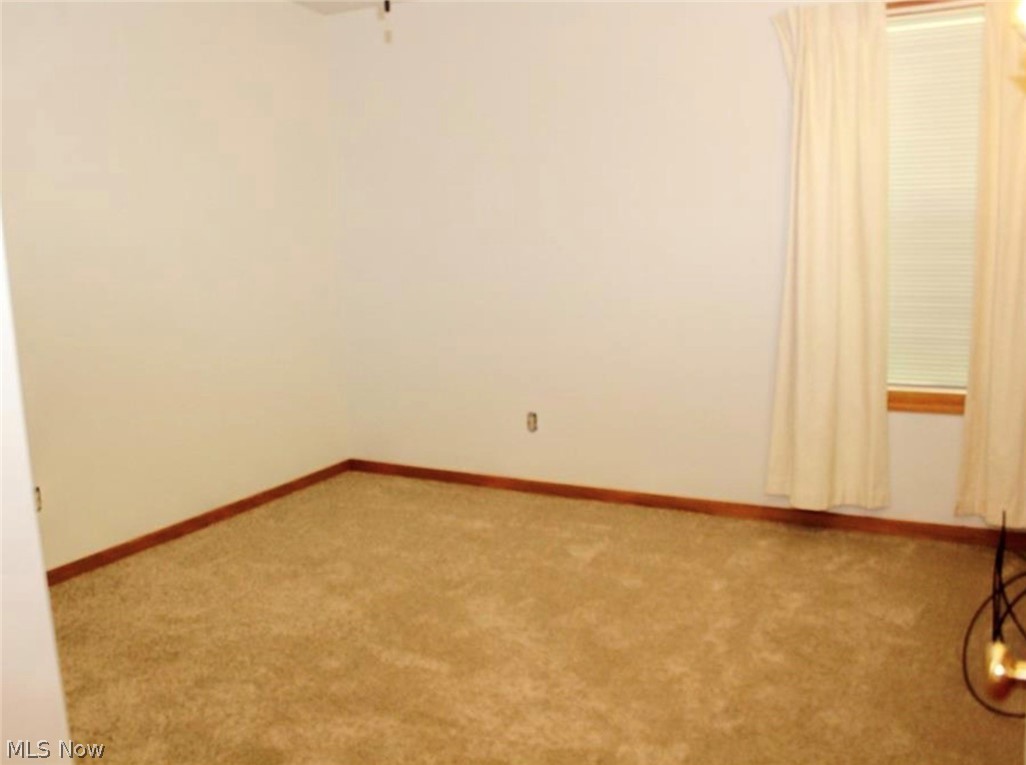 361 Meadowbrook Avenue 3 Property Photo 8