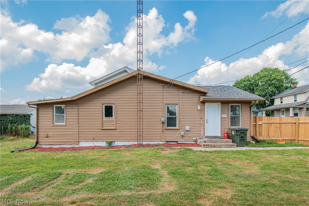 817 Halter Court NW Property Photo 1