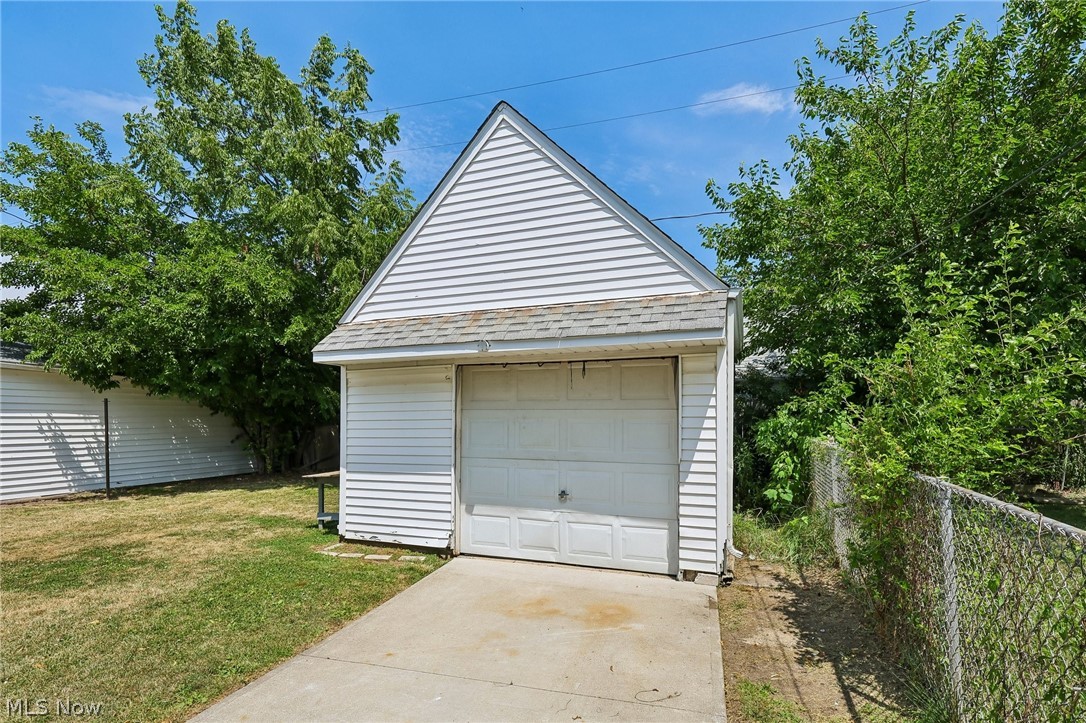 20831 Naumann Avenue Property Photo 34