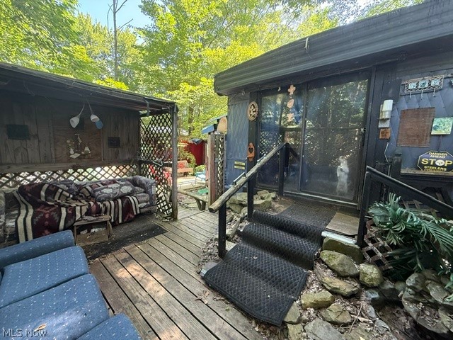 5028 Lakeview Drive Property Photo 2
