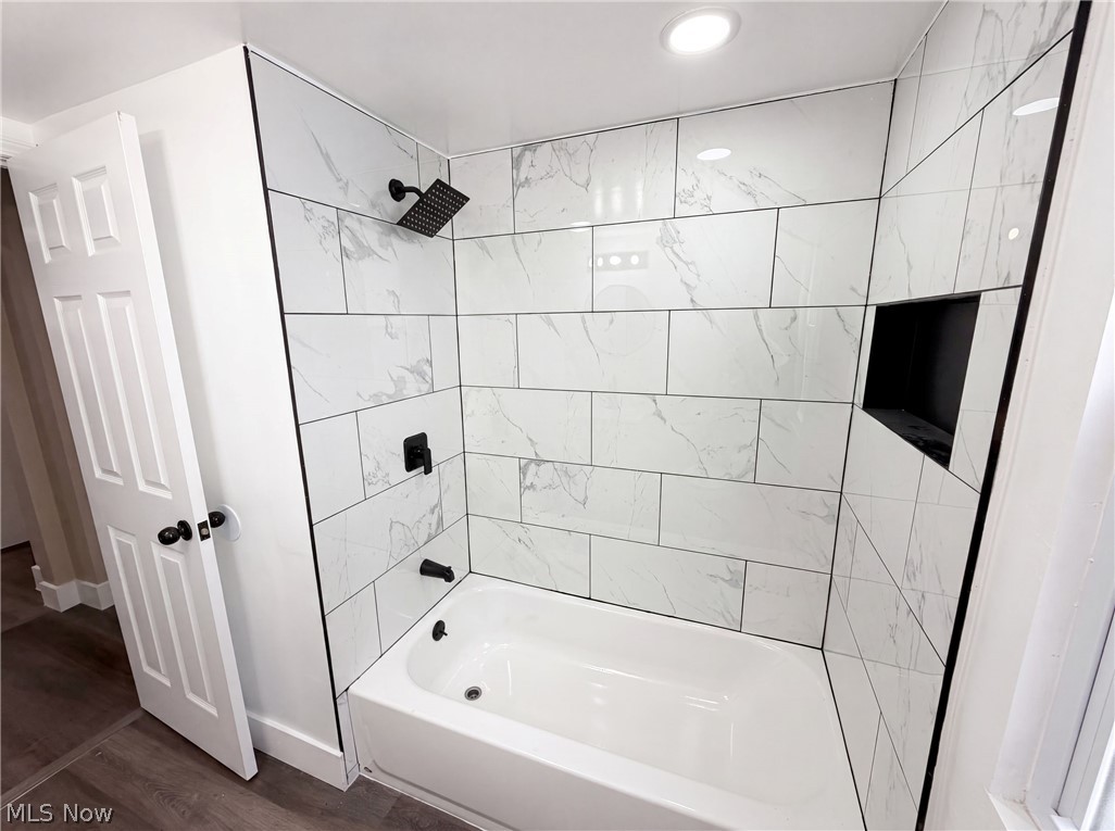 2821 E 127th Street Property Photo 15