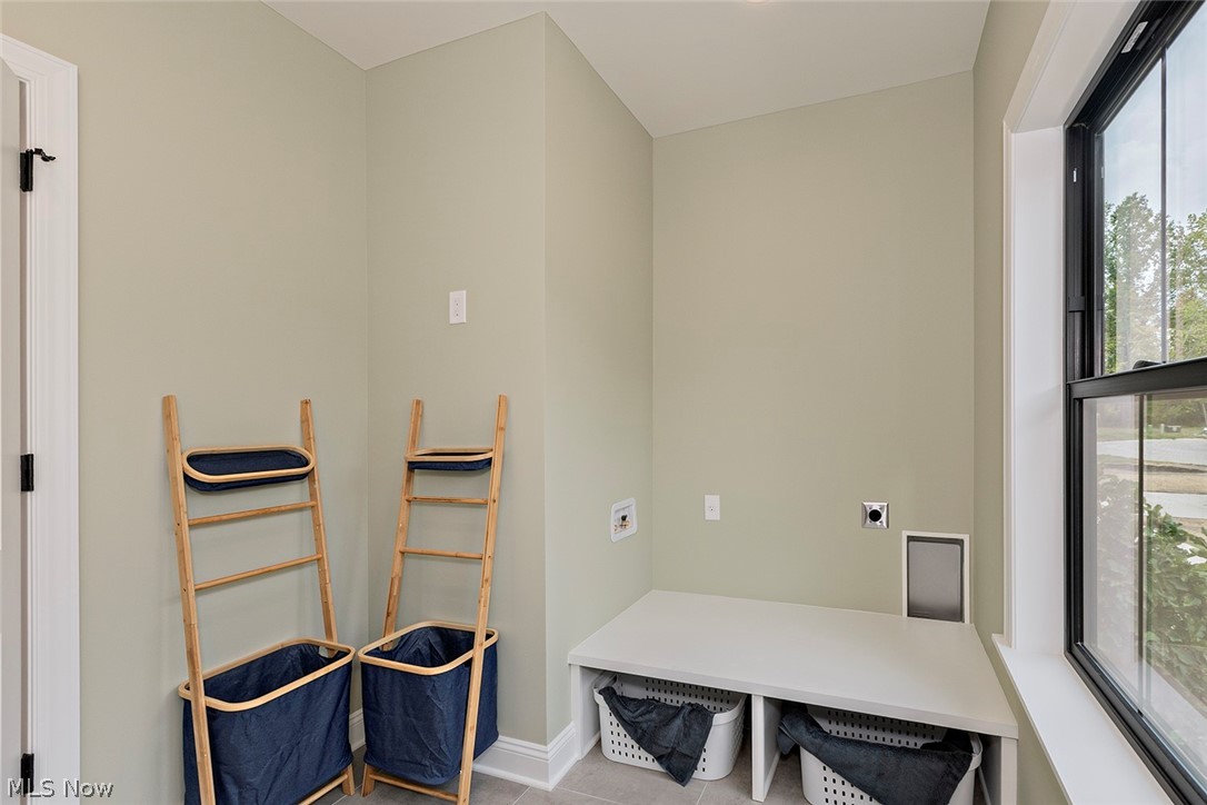 3376 Kersdale Road Property Photo 20