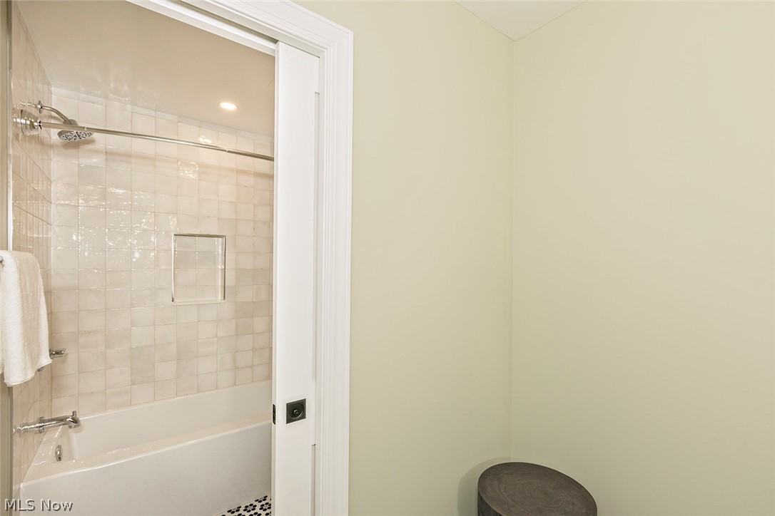 3376 Kersdale Road Property Photo 44