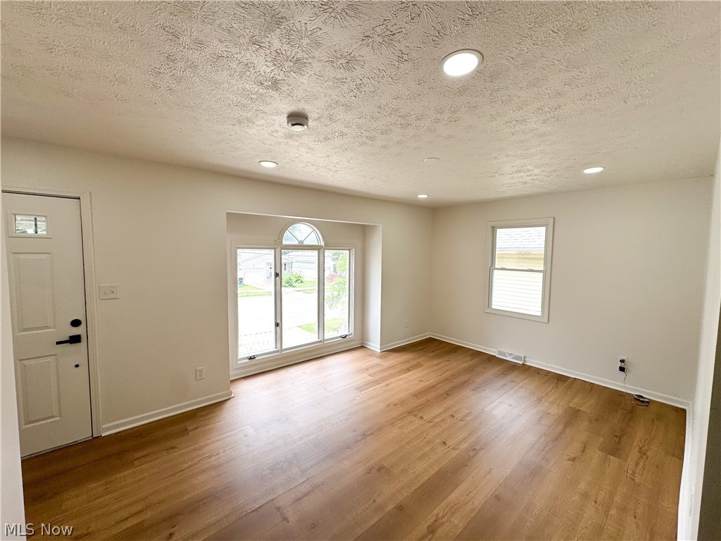 1281 S Hawkins Avenue Property Photo 2