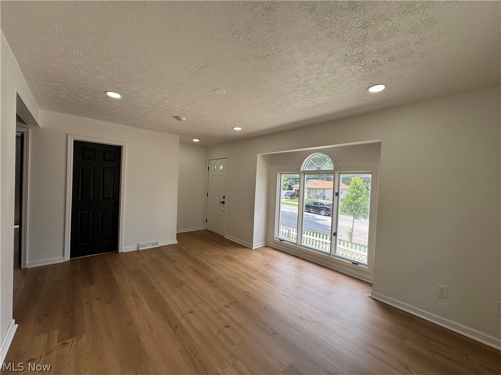 1281 S Hawkins Avenue Property Photo 4