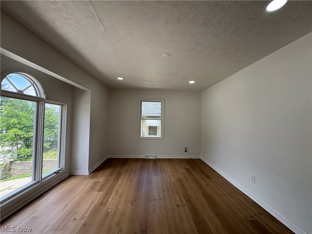 1281 S Hawkins Avenue Property Photo 5