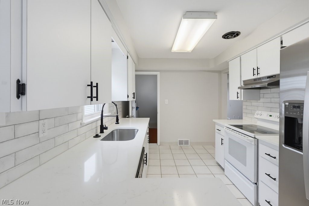 4154 Stonehaven Road Property Photo 2
