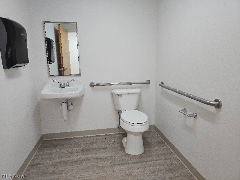 4036 Center Road Property Photo 14