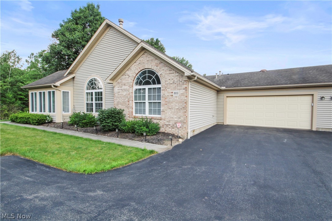 903 NE Willow Brook Drive NE