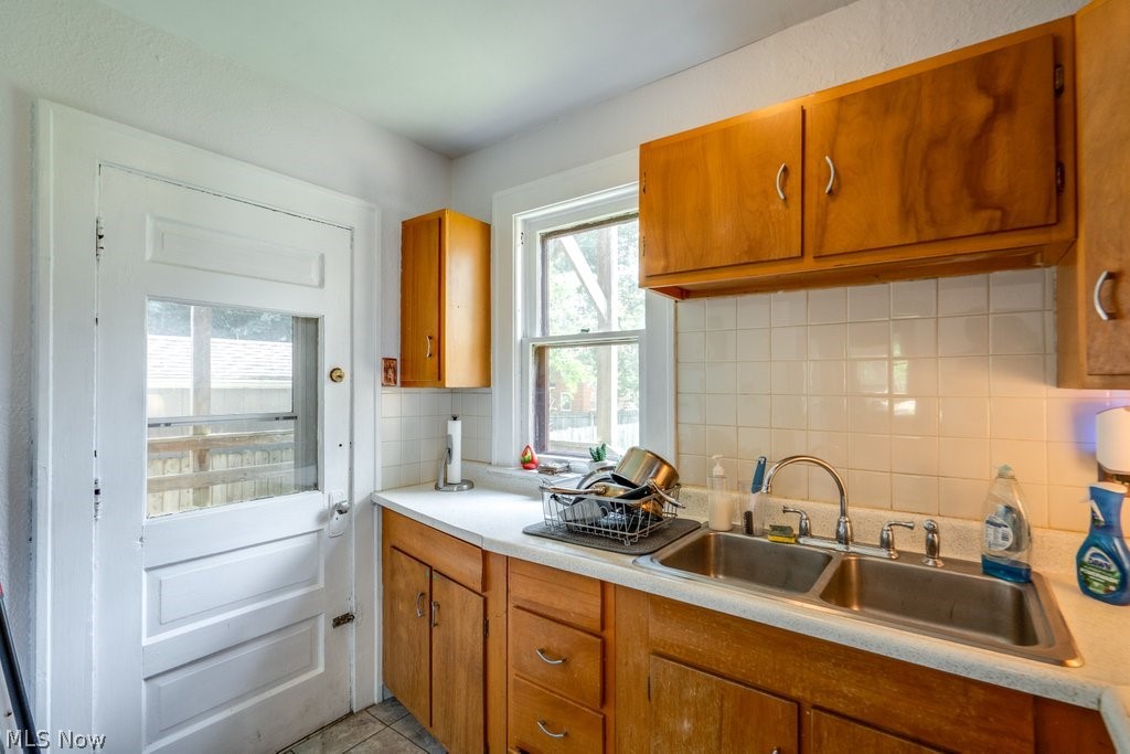894 Elmore Avenue Property Photo 14
