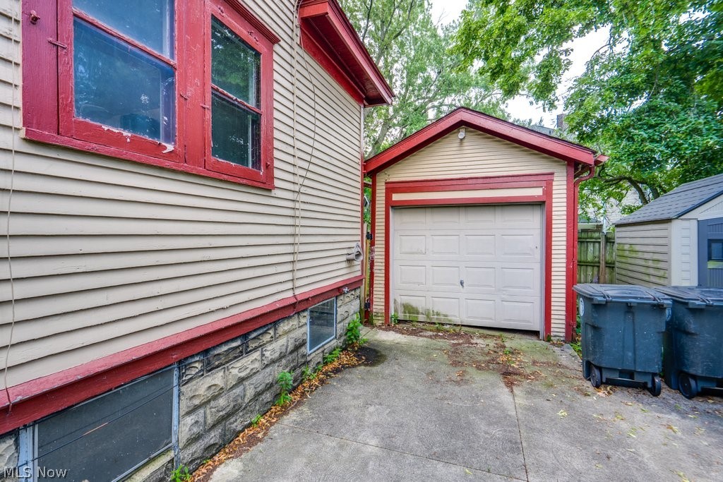 894 Elmore Avenue Property Photo 27