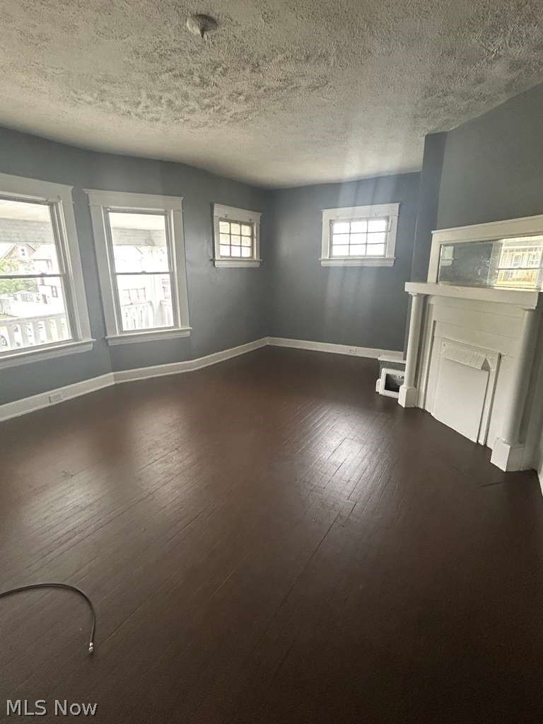 11506 Ohlman Avenue Property Photo 6