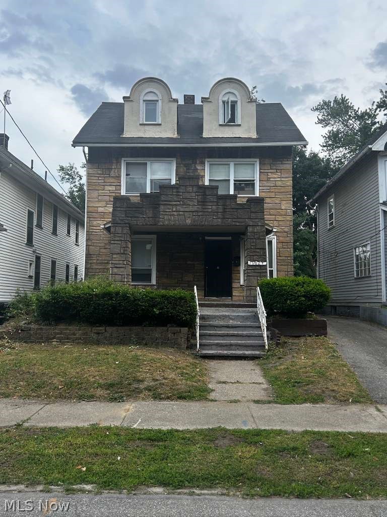 10824 Bryant Avenue Property Photo
