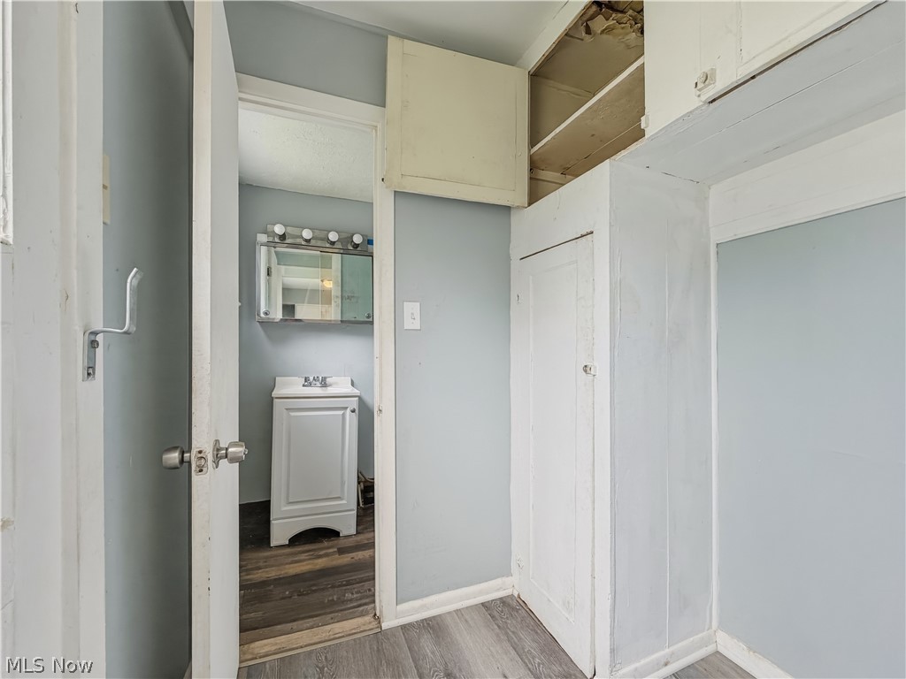 3257 Woodbridge Avenue Property Photo 4