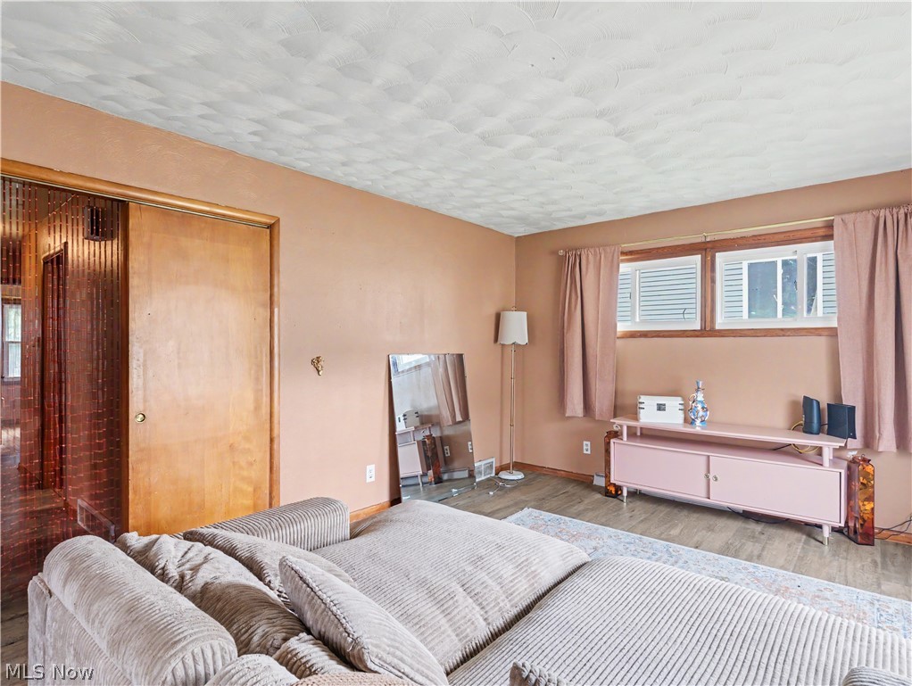 488 Massillon Road Property Photo 3