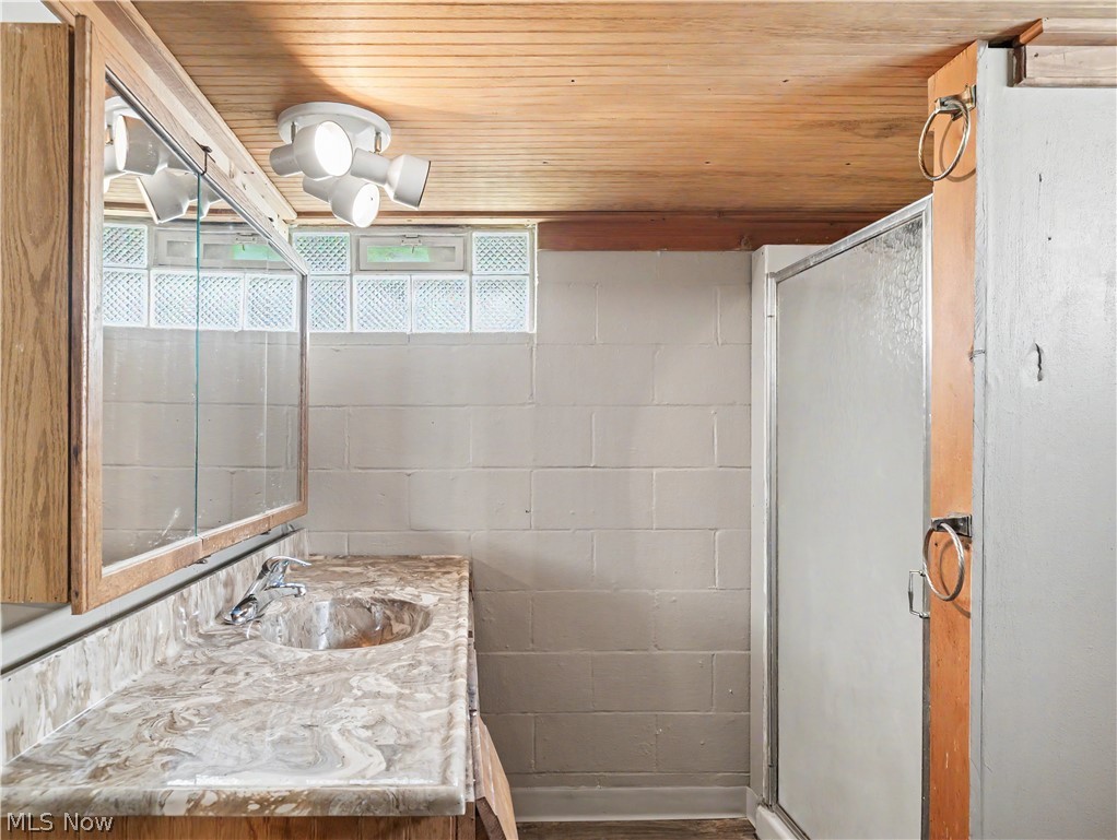 488 Massillon Road Property Photo 15
