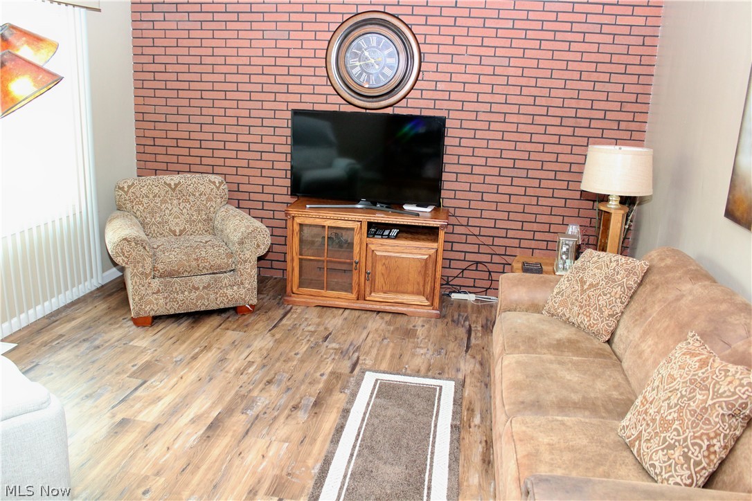 5109 Birchcrest Avenue Property Photo 4