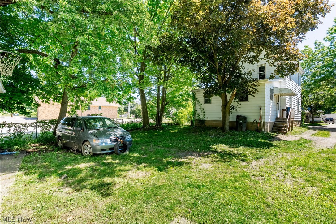 1223 W Wilbeth Road Property Photo 5