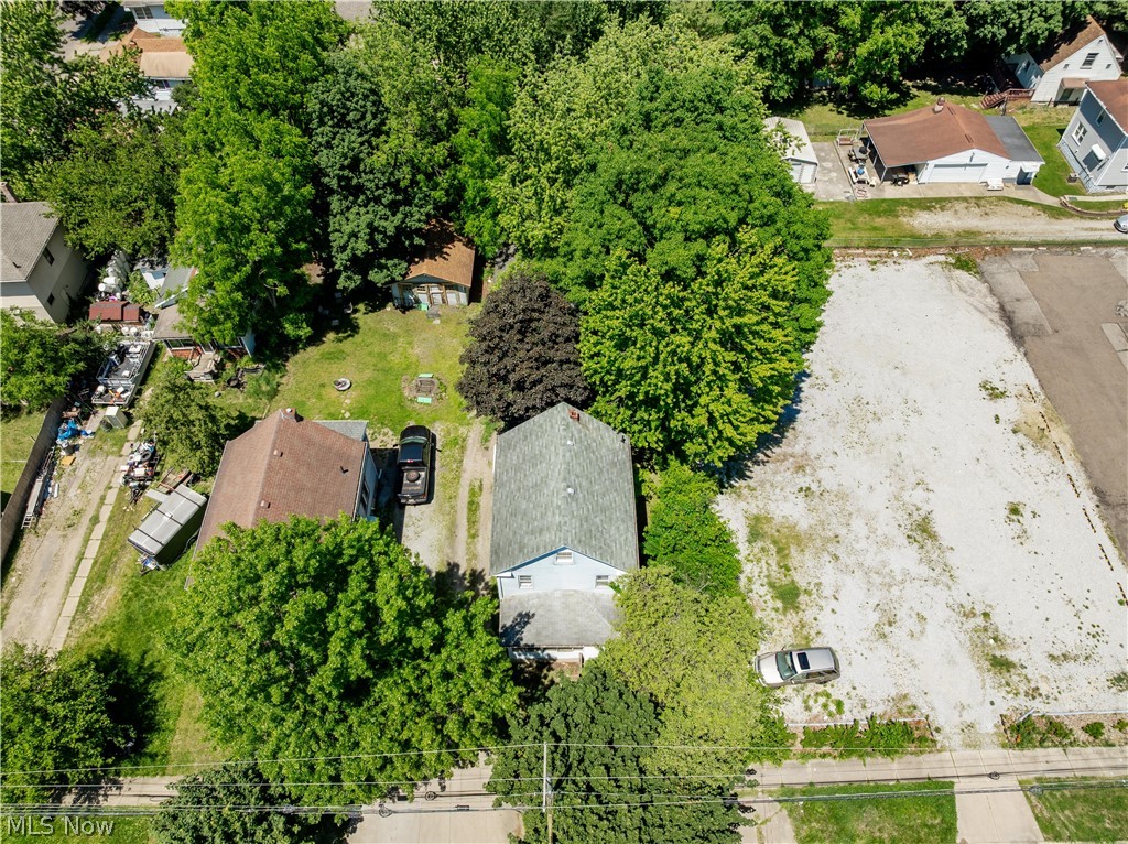 1223 W Wilbeth Road Property Photo 8