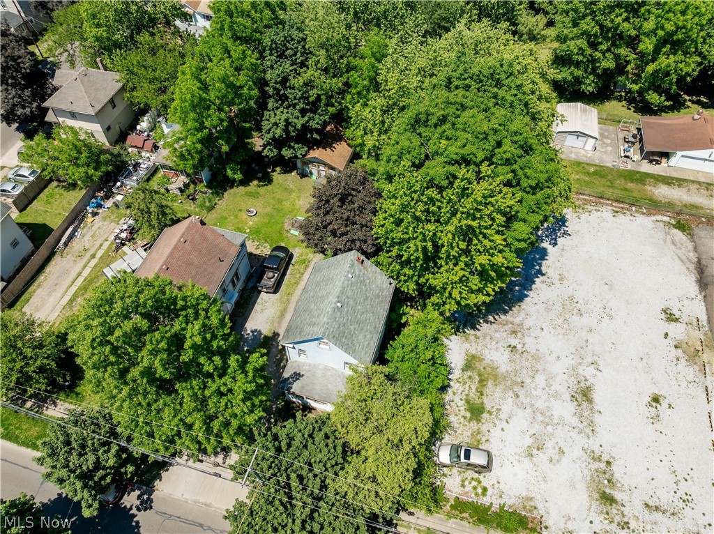1223 W Wilbeth Road Property Photo 9