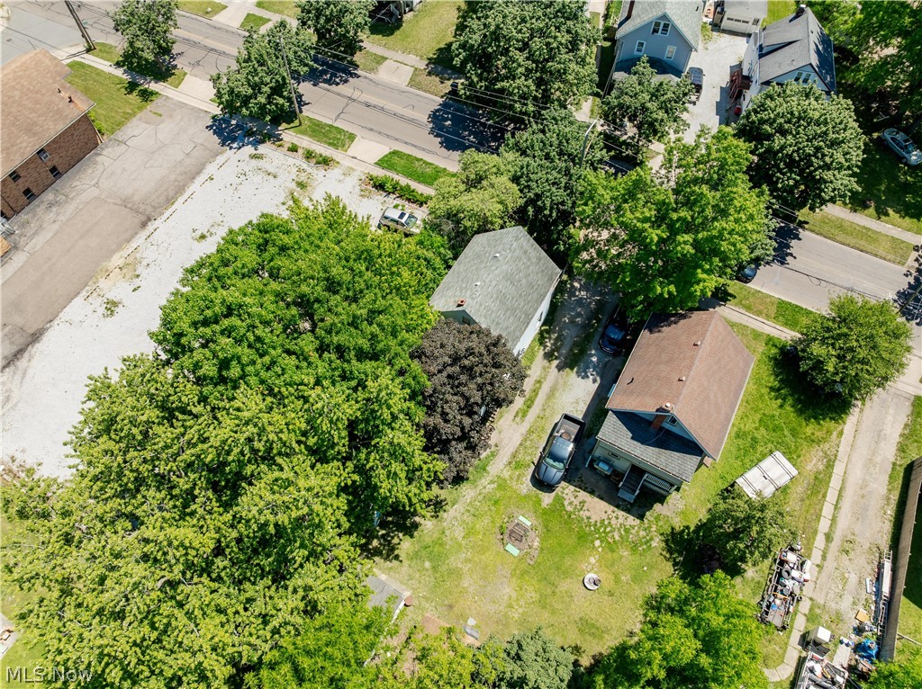1223 W Wilbeth Road Property Photo 12
