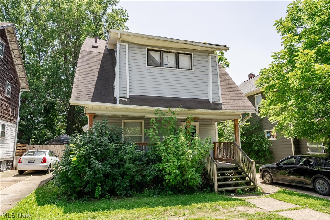 190 E Archwood Avenue Property Photo 3