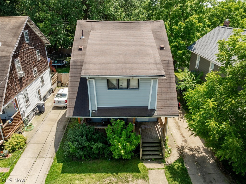 190 E Archwood Avenue Property Photo 4