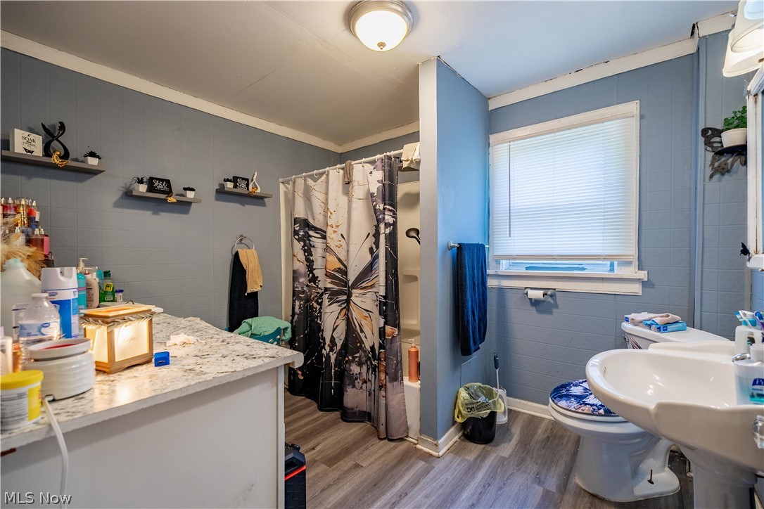 190 E Archwood Avenue Property Photo 14
