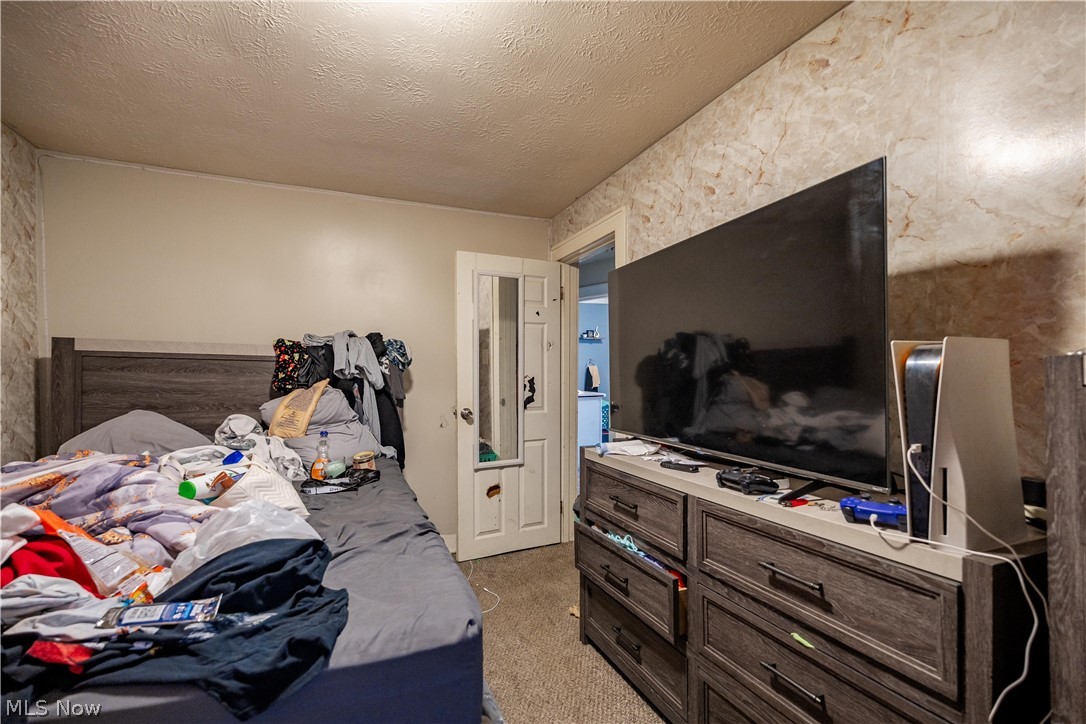190 E Archwood Avenue Property Photo 17