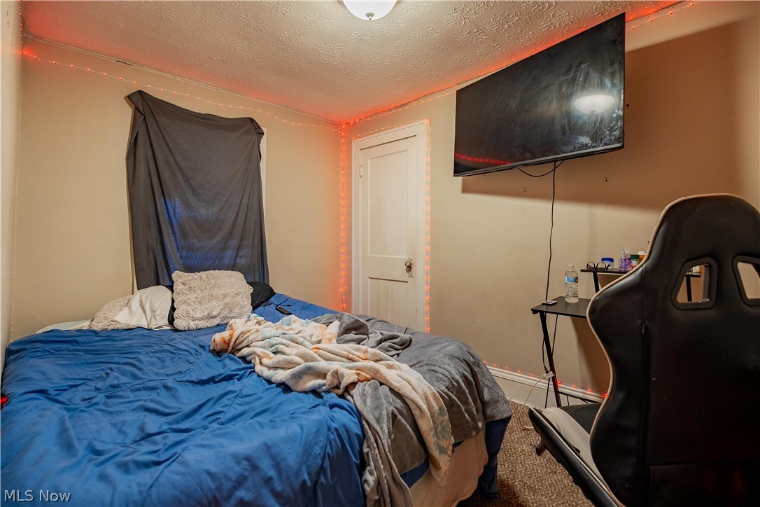 190 E Archwood Avenue Property Photo 19