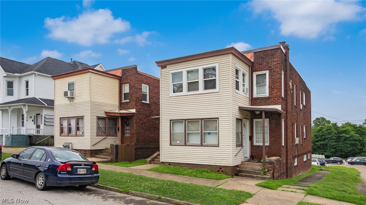 1002 & 1004 Gaston Avenue Property Photo 1