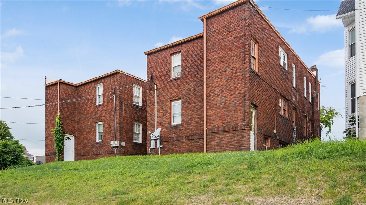 1002 & 1004 Gaston Avenue Property Photo 4
