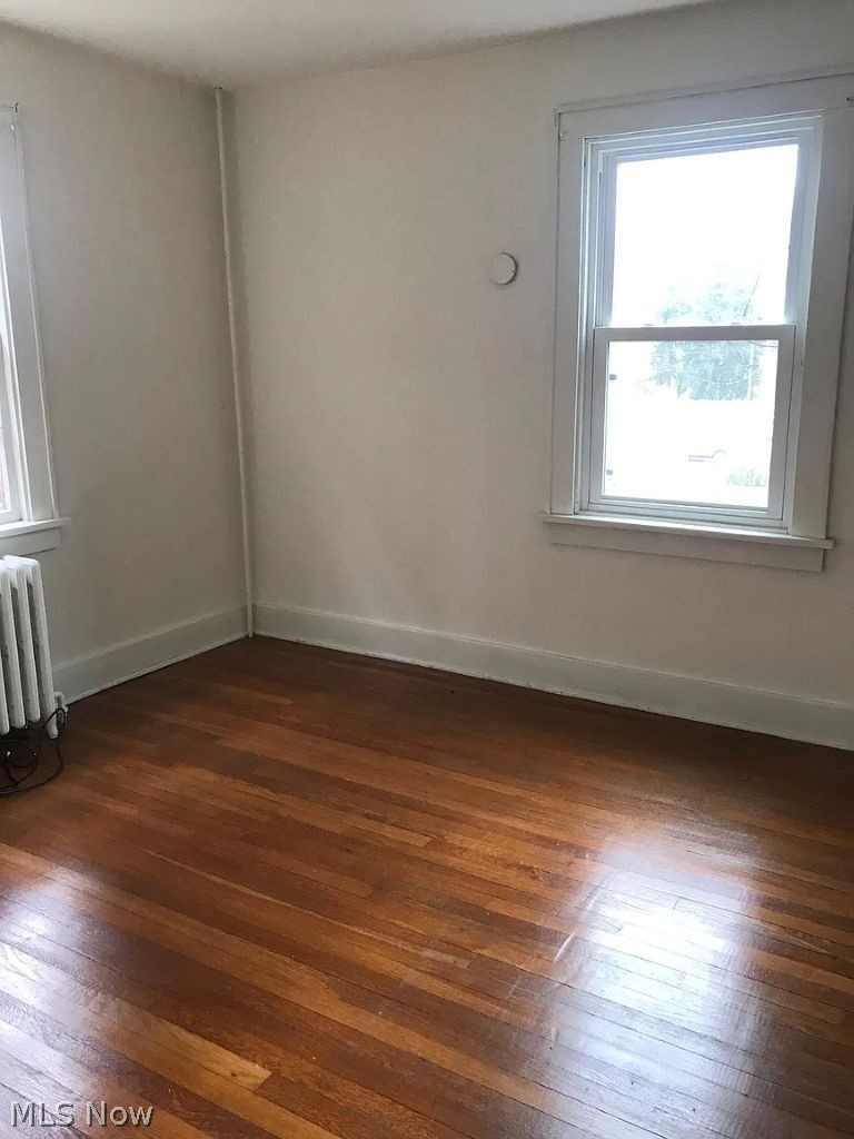 1002 & 1004 Gaston Avenue Property Photo 6