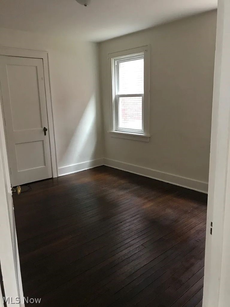 1002 & 1004 Gaston Avenue Property Photo 10