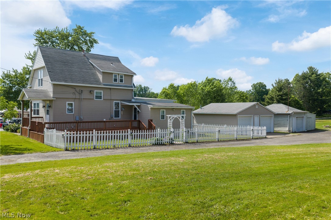 18464 5th Street Property Photo 4