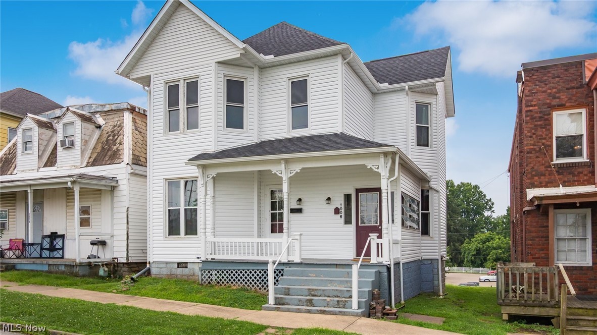 1006 Gaston Avenue Property Photo 1