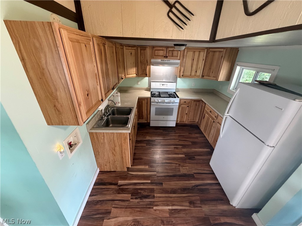 12 Hemlock Street Property Photo 14