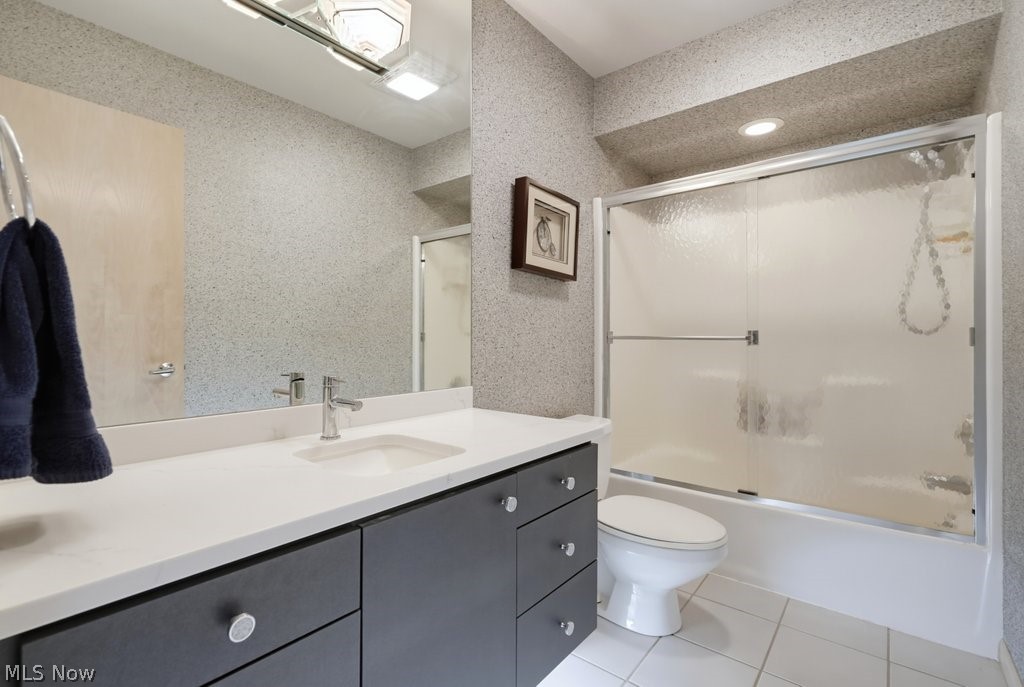 2596 Dodd Road Property Photo 25