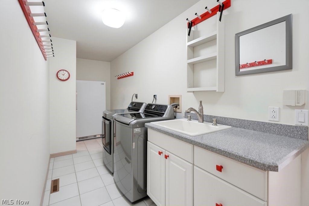 2596 Dodd Road Property Photo 27