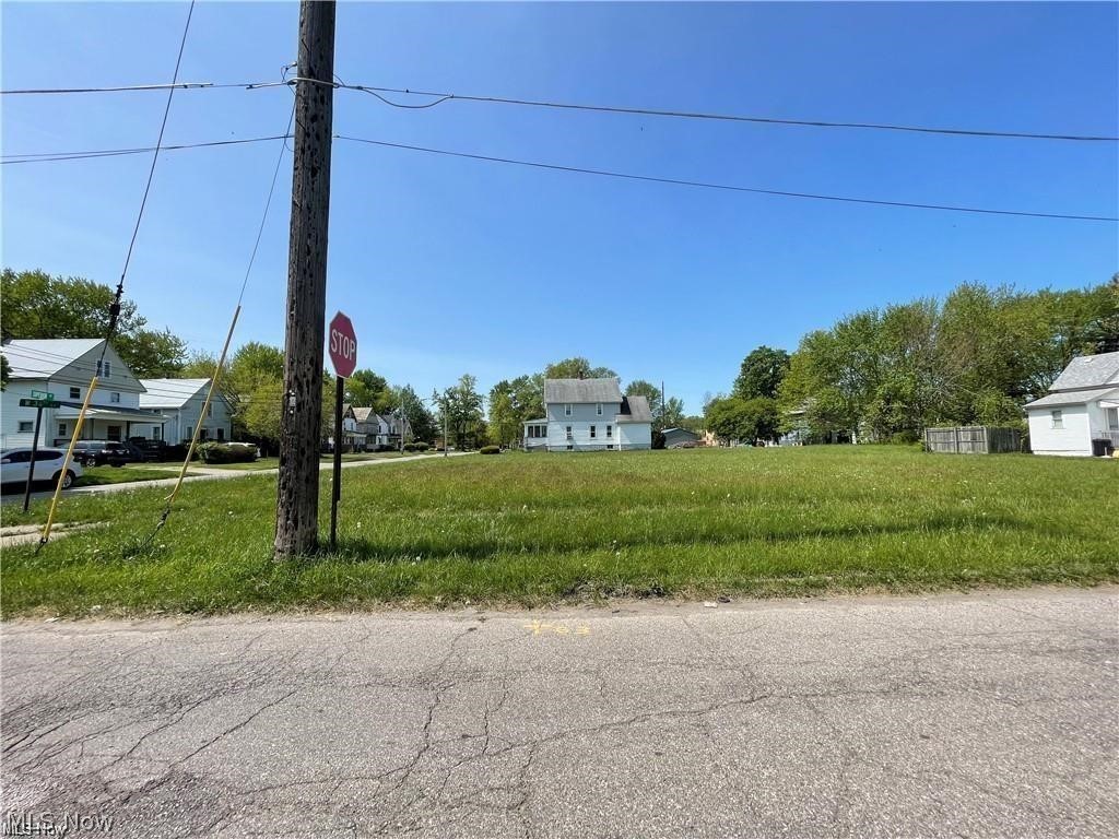 505 W 36th Street Property Photo 2