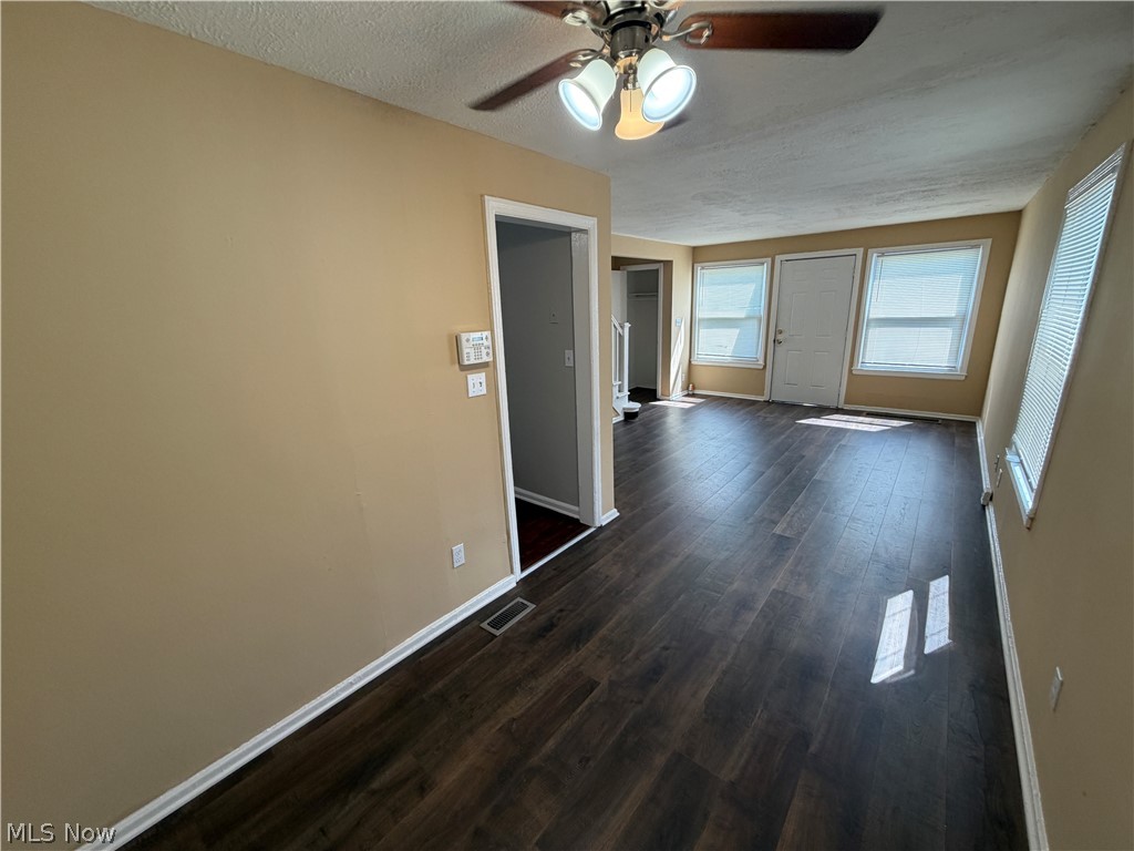 1542 E 256th Street Property Photo 4