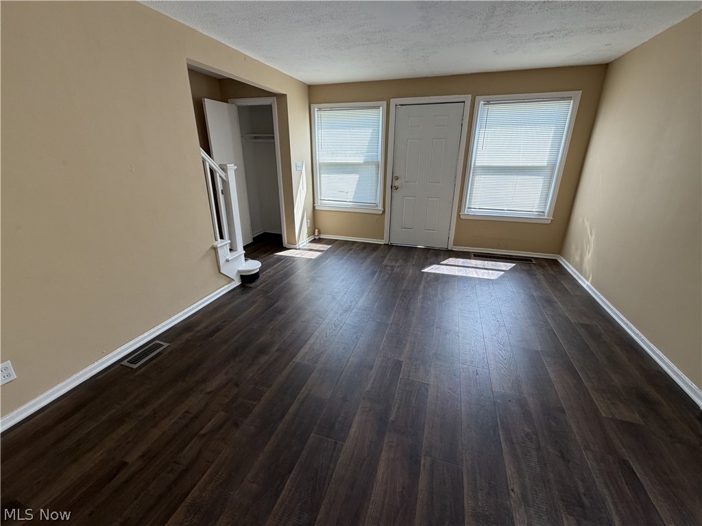 1542 E 256th Street Property Photo 5