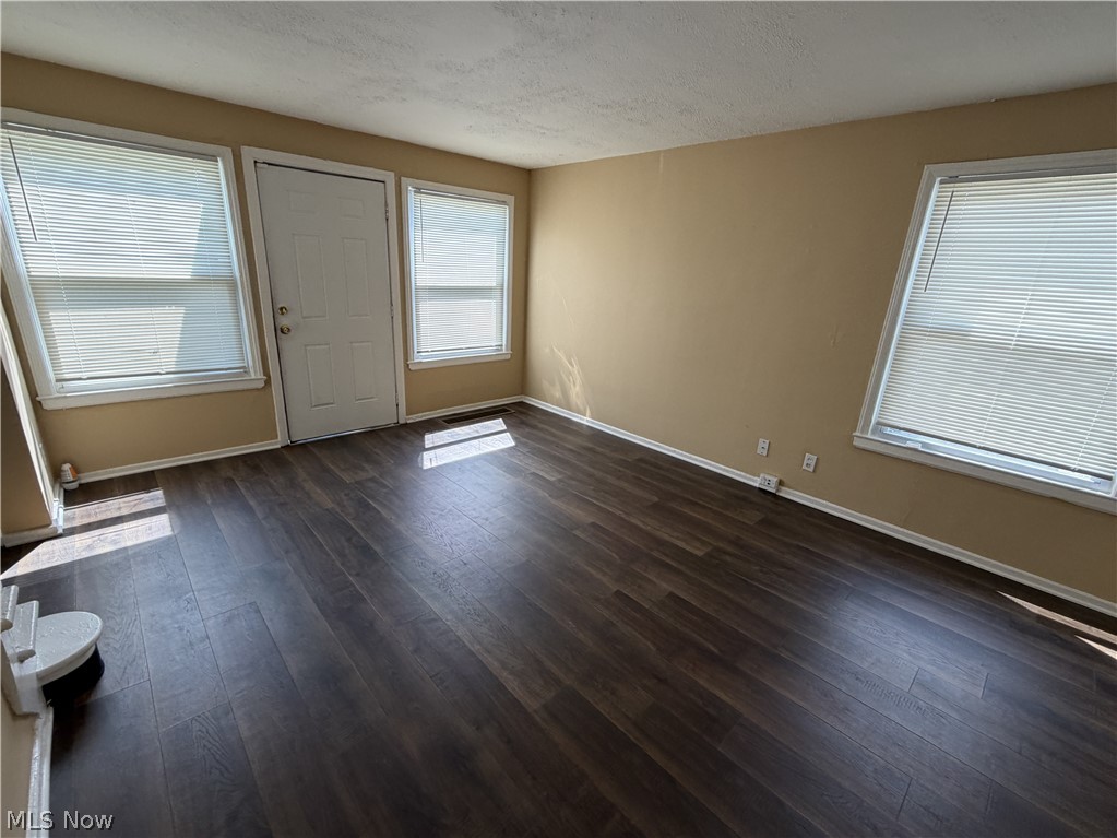 1542 E 256th Street Property Photo 6