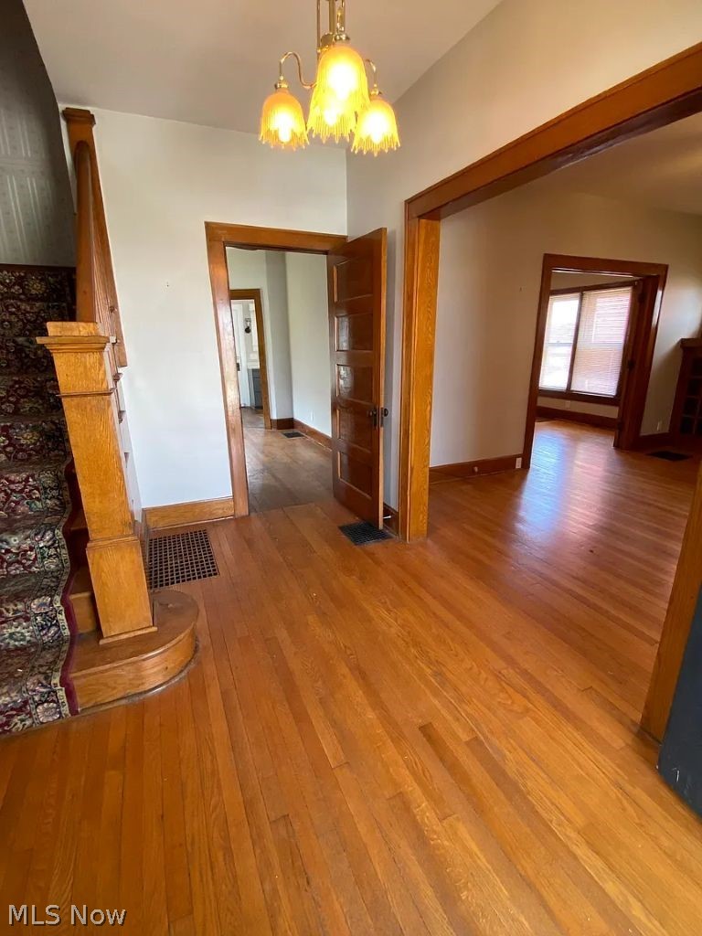 1020 Gaston Avenue Property Photo 8