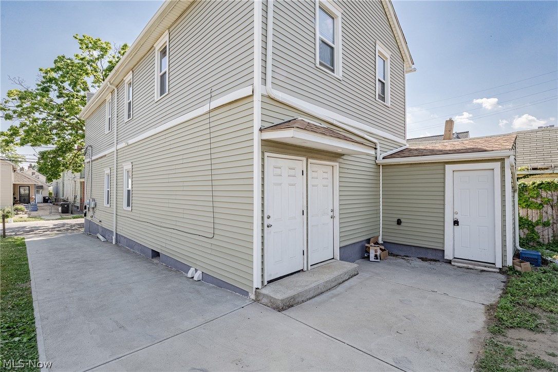 1616 E 33rd Street Property Photo 12