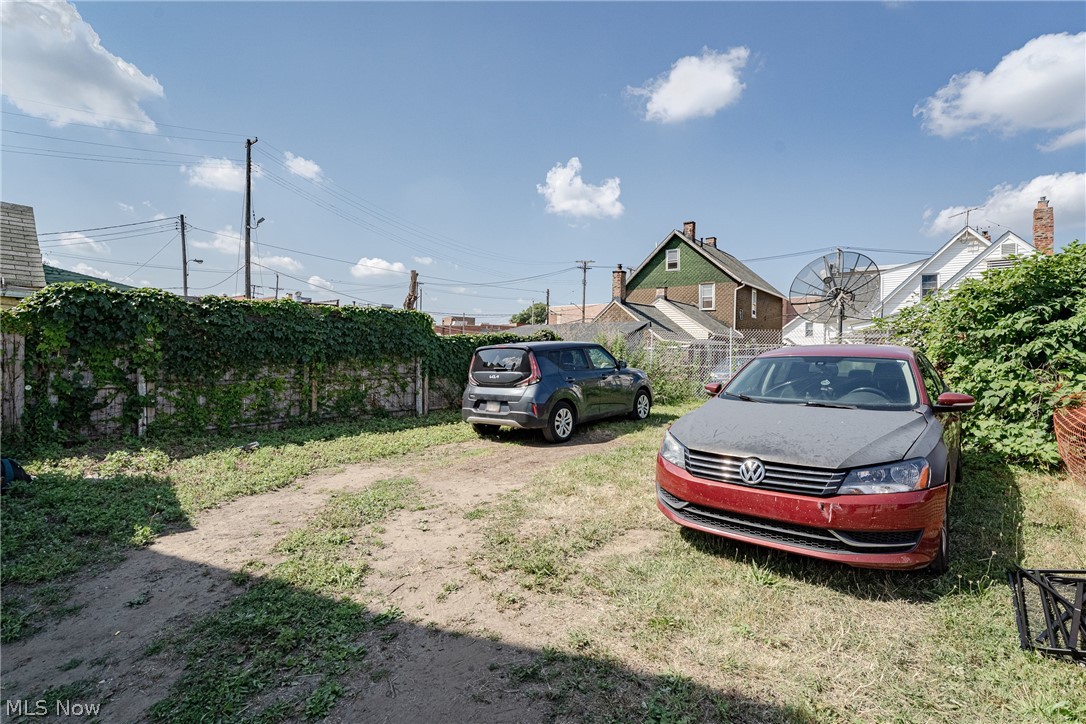 1616 E 33rd Street Property Photo 13