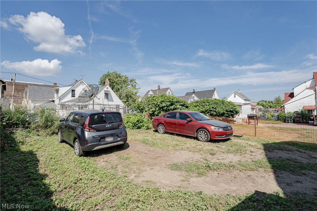 1616 E 33rd Street Property Photo 14