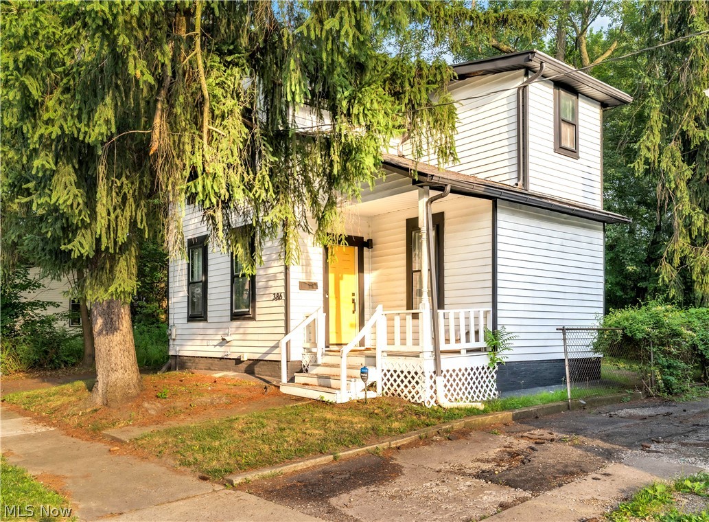 386 E Voris Street Property Photo 1