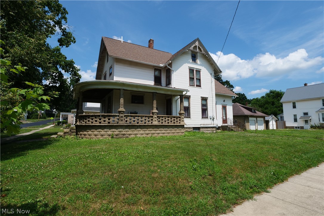 202 Medina Street Property Photo 1